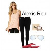 Módní inspirace - Příklad outfitu s žabkami Crocs Kadee II Flip Women - Outfit inspirovaný Alexis Ren. Lehkost, pohodlí, styl!