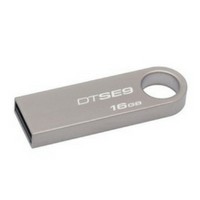 USB flash disky a příslušenství