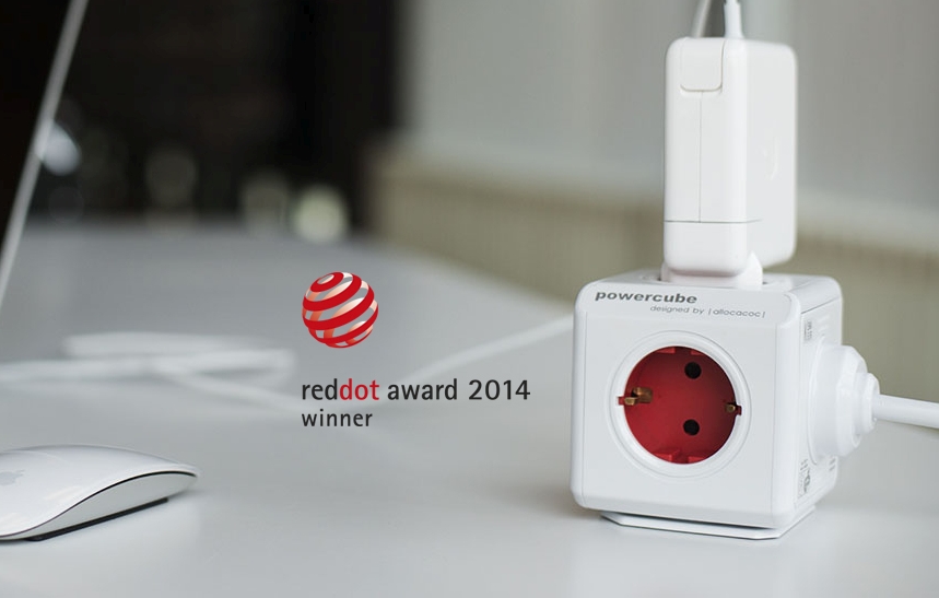 Rozbočovač elektrického proudu PowerCube Extended USB s oceněním za design Red Dot