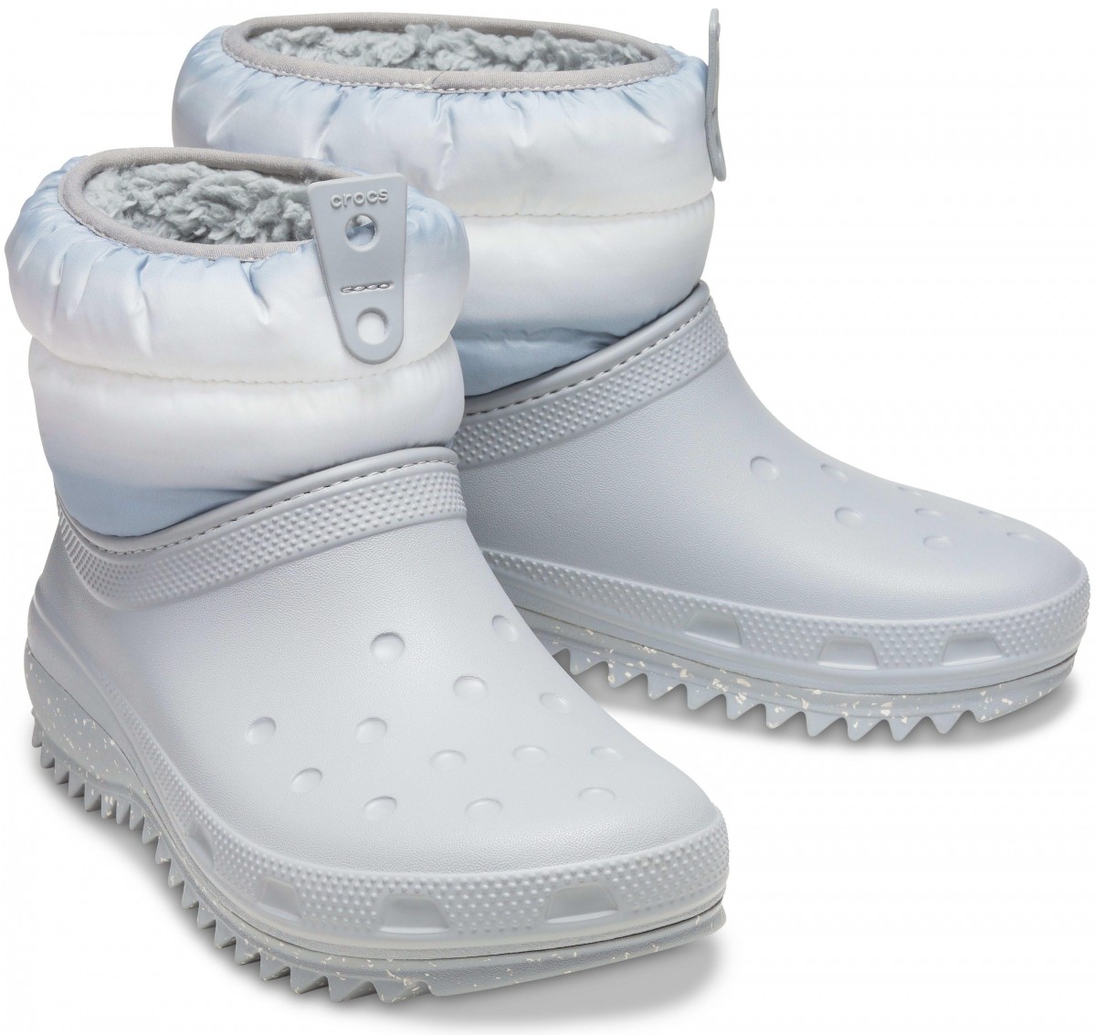 V teple a v suchu s dámskými sněhulemi Crocs Classic Neo Puff Shorty Boot!