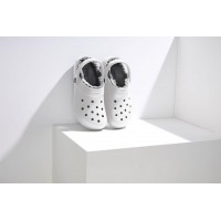 Dámské a pánské zimní nazouváky (pantofle) Crocs Classic Lined Clog - White/Grey [7]