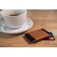 Kožená peněženka FIXED Tiny Wallet for AirTag z pravé hovězí kůže, hnědá [4]