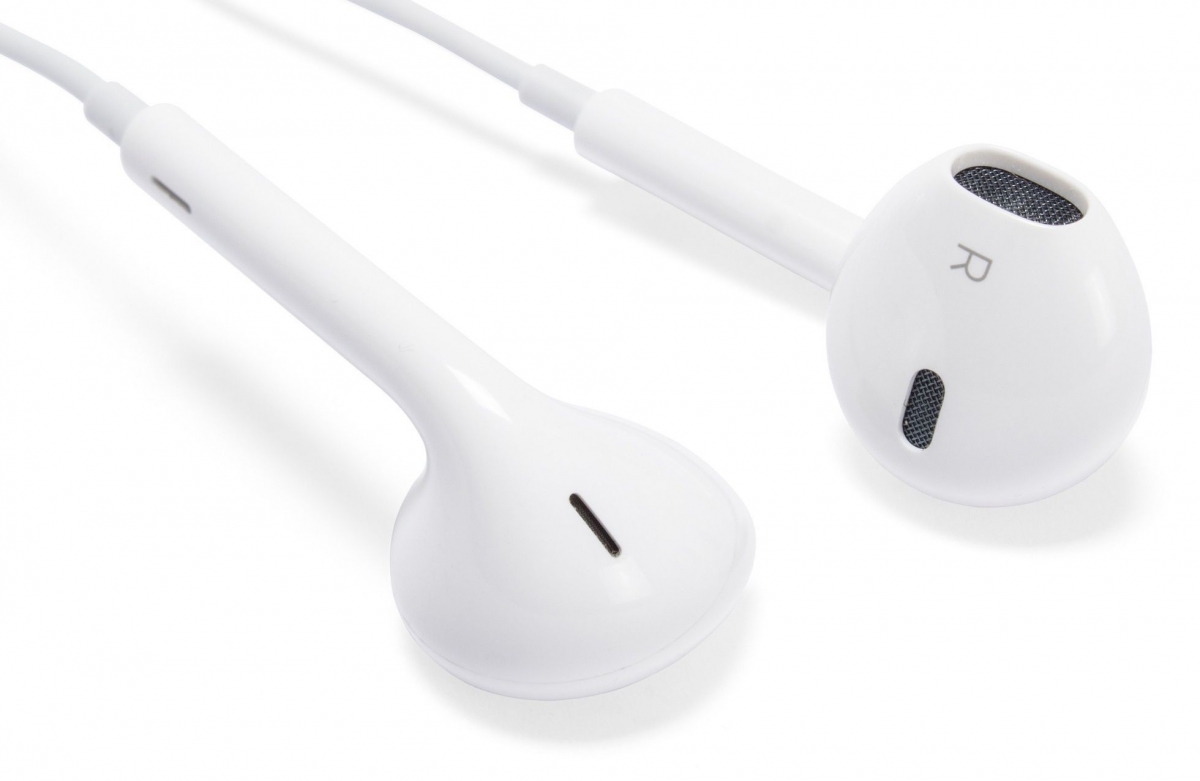 Sluchátka do uší Apple EarPods dostupná pro každého