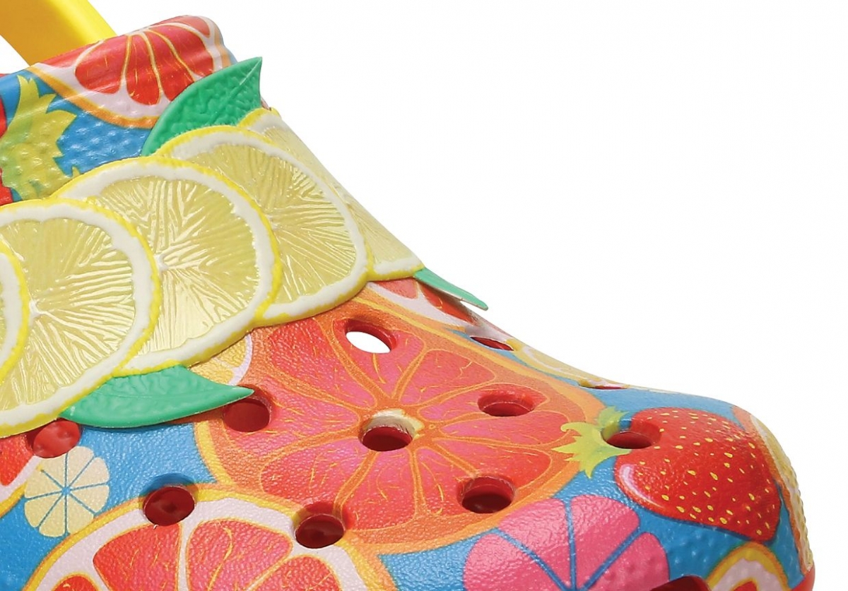 Pantofle (nazouváky) Crocs Classic Fruit II s originálním letním motivem