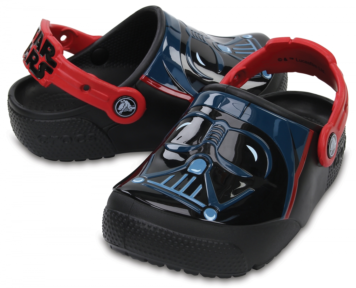 Dětské dřeváky Crocs Fun Lab Lights Darth Vader pro každého nadšence Star Wars