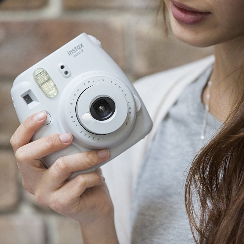 Digitální instantní fotoaparát Fujifilm Instax Mini 9 s kvalitním objektivem
