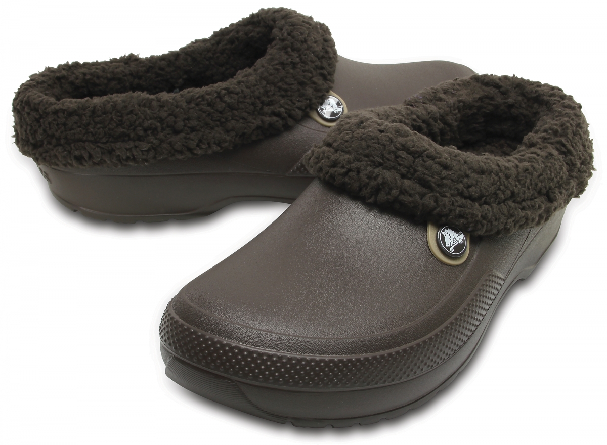 Zimní boty (pantofle) Crocs Classic Blitzen III Clog pro pohodlné chození uvnitř i venku
