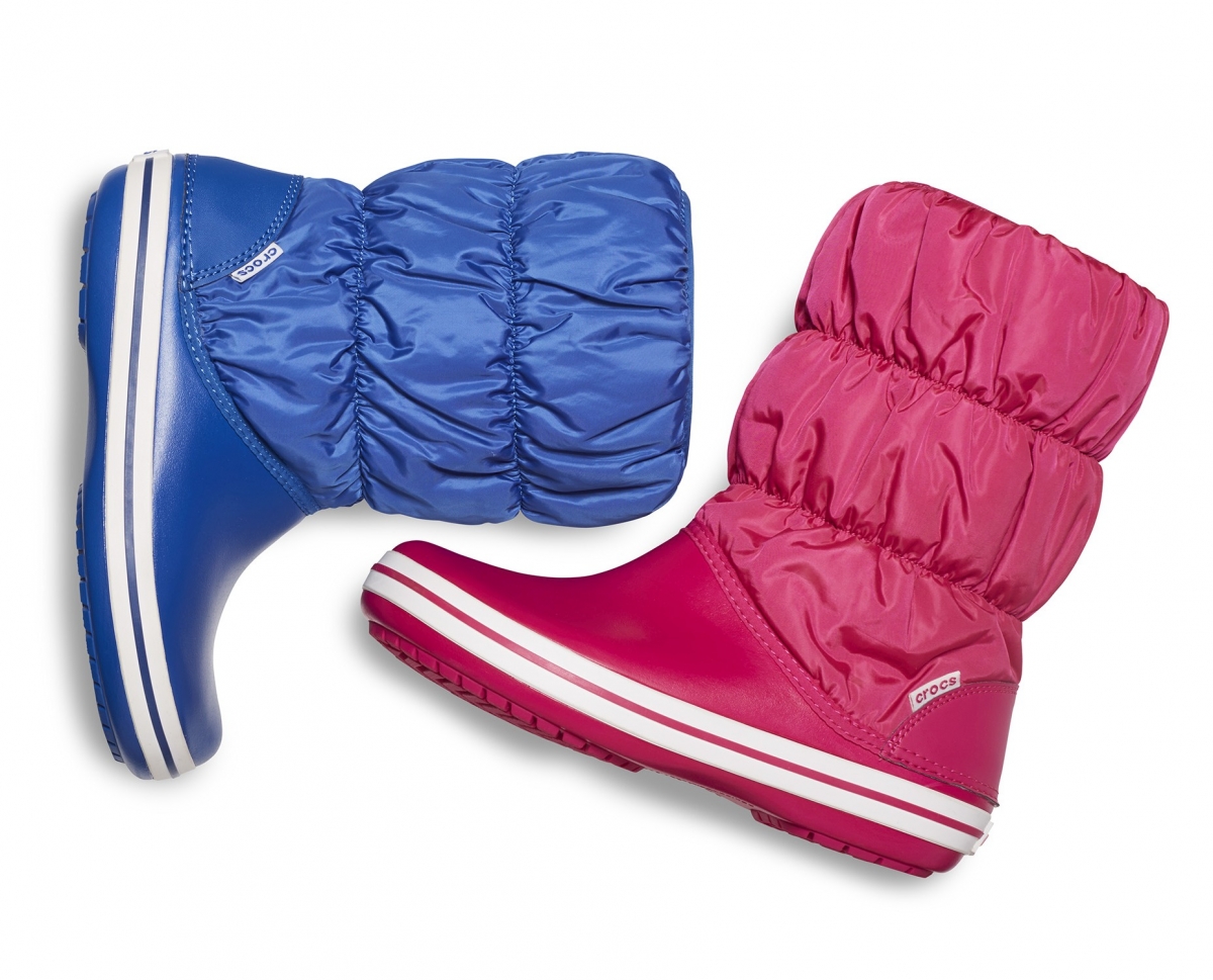 Dámské sněhule Crocs Winter Puff Boot Women se stylovým dvoubarevným designem