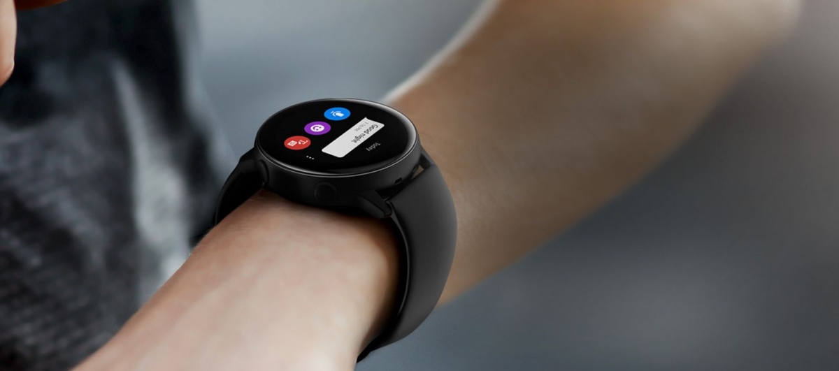 S chytrými hodinkami Samsung Galaxy Watch Active zůstanete v kontaktu kdykoliv a kdekoliv