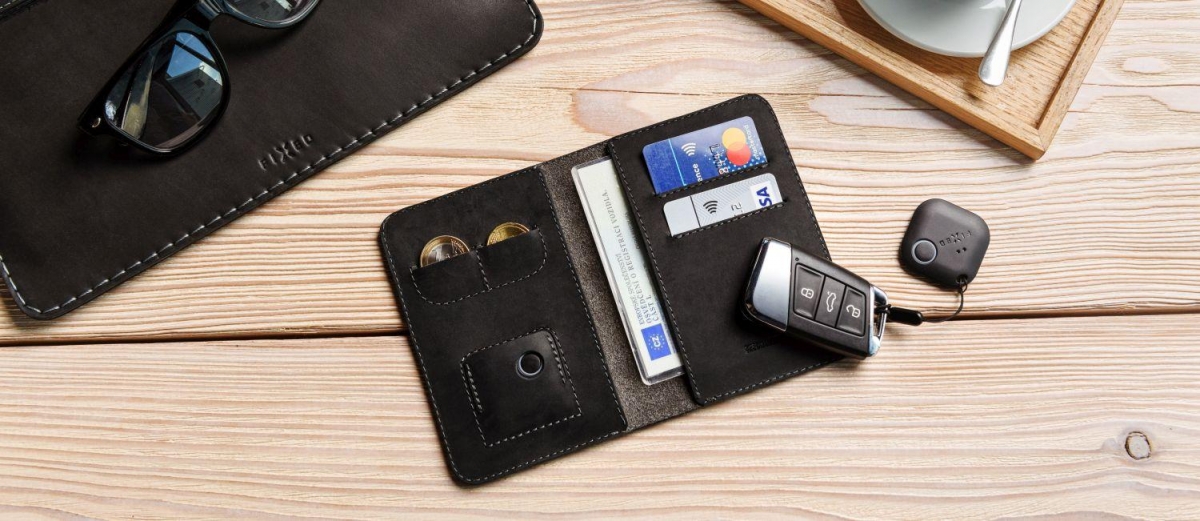 Luxusní a chytrá peněženka FIXED Smile Passport z pravé kůže ve velikosti pasu