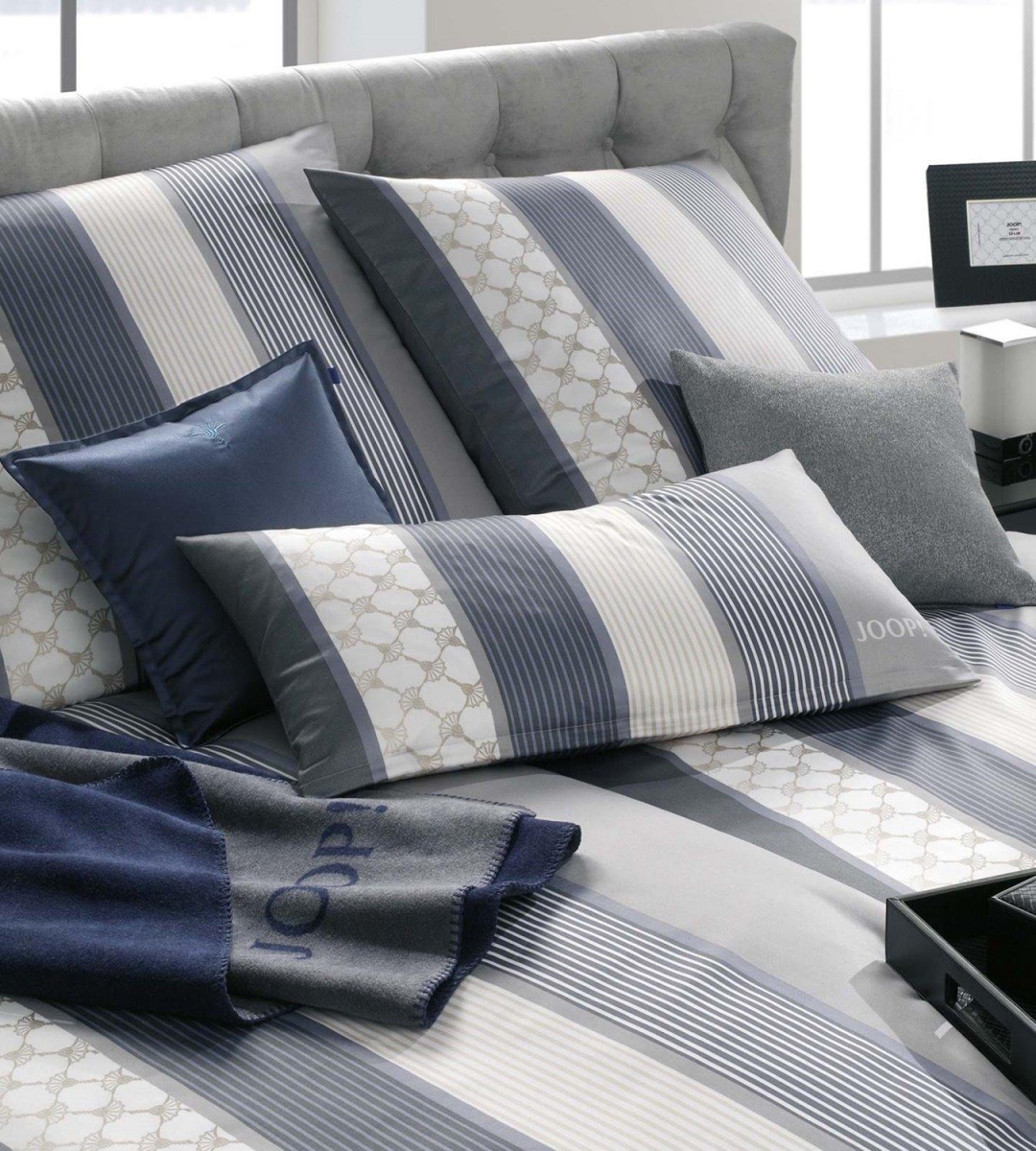 Luxusní ložní prádlo v originálním designu výrobce JOOP! Cornflower Stripes v šedo stříbrné deep coal barvě