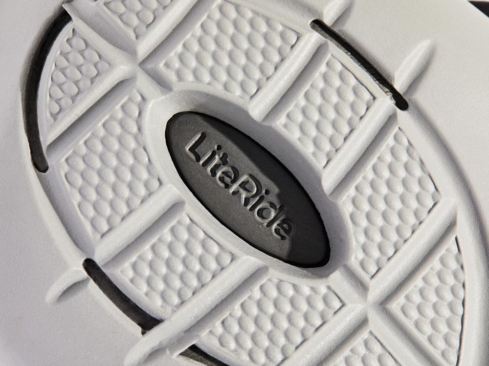 Tenisky Crocs LiteRide 360 Pacer jsou pohodlné a zároveň bezpečné